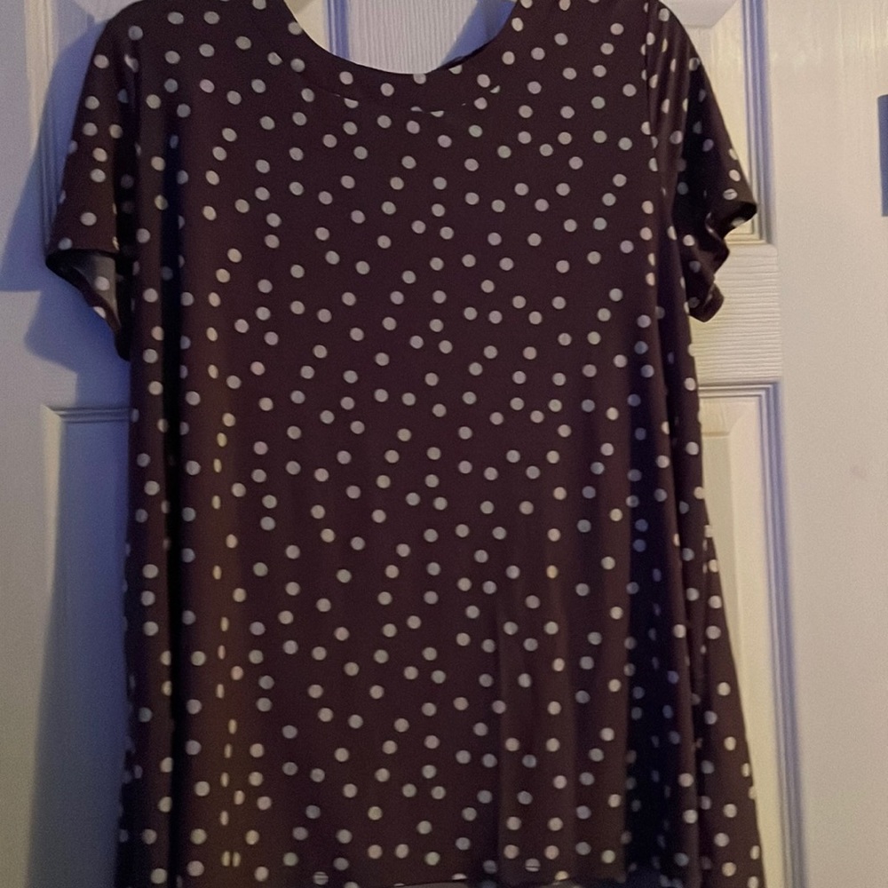 Lavender Anne Klein large top with white dots. Worn once.
